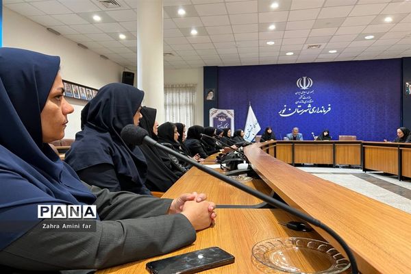 کارگروه تسهیل و رفع موانع تولید و بانوان نخبه شهرستان نور