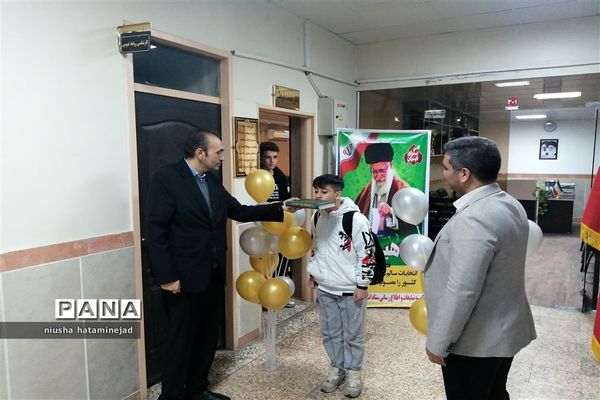 اعزام دانش‌آموزان زیارت اولی بهارستان دو به مشهد مقدس