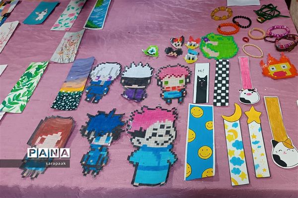 بازارچه کسب‌وکار دانش‌آموزان در دبیرستان دخترانه حضرت فاطمه‌زهرا‌(‌س) شهرستان فیروزکوه