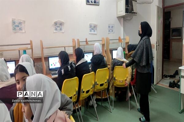 کارگاه آموزشی کار با رایانه پایه ششم مدرسه خاقانی شهرستان شیروان
