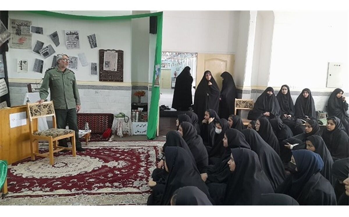 جشن ۴۵ سالگی انقلاب در مدرسه حضرت خدیجه جعفرآباد