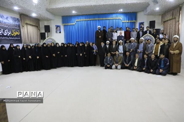 دیدار جمعی از دانشجویان با نماینده ولی فقیه خراسان جنوبی