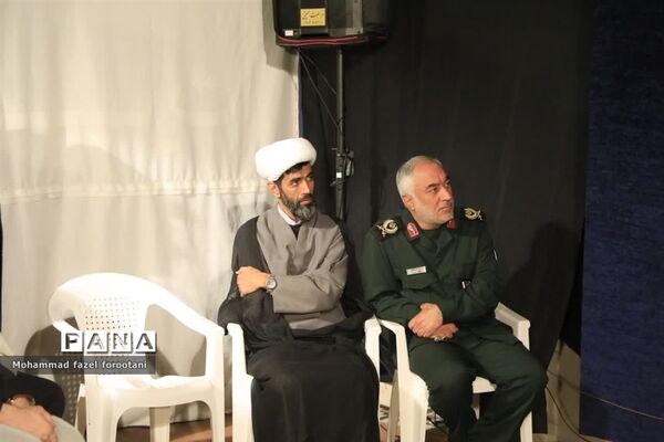 بازدید نماینده ولی فقیه در خراسان جنوبی از نمایشگاه گذری بر تاریخ صد ساله ایران
