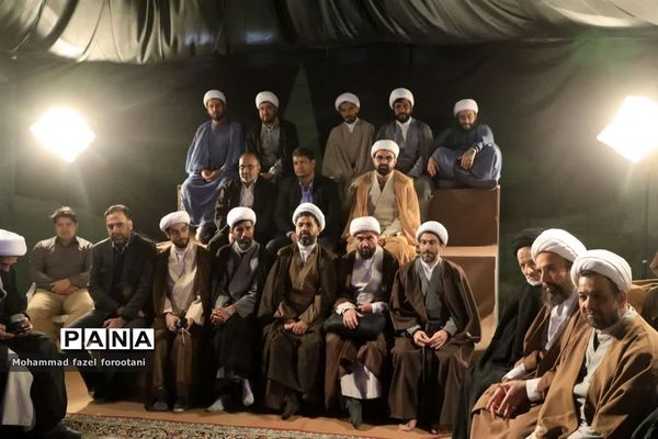 بازدید نماینده ولی فقیه در خراسان جنوبی از نمایشگاه گذری بر تاریخ صد ساله ایران