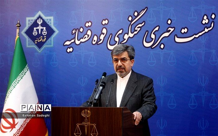 مدیرعامل شرکت کوروش کمپانی به اتهام کلاهبرداری تحت تعقیب است