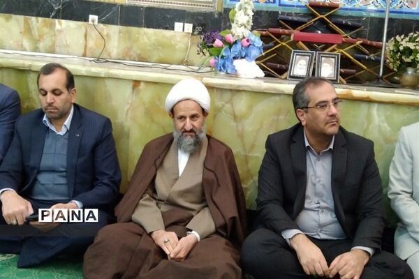 جشن عبادت ۱۰۰۰ نفری دانش‌آموزان دختر شهرستان‌قرچک