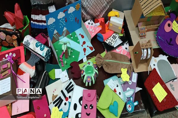 جشنواره غذاهای محلی و دست‌سازه‌های دانش‌آموزان در مدرسه توفیق شهرستان رباط کریم