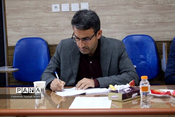 نشست آسیب شناسایی فعالیت‌های پرورشی (میز خدمت) آموزش و پرورش استان بوشهر