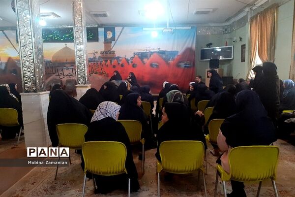 جلسه توجیهی اعتکاف دانش‌آموزی دختران ناحیه شش مشهد مقدس