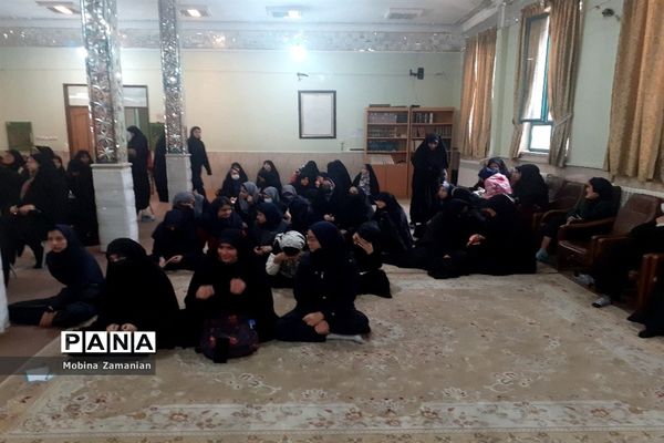 جلسه توجیهی اعتکاف دانش‌آموزی دختران ناحیه شش مشهد مقدس