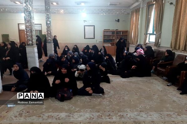 جلسه توجیهی اعتکاف دانش‌آموزی دختران ناحیه شش مشهد مقدس