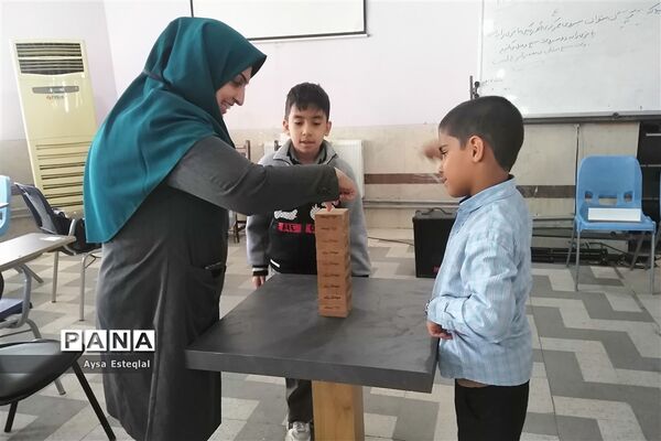 المپیاد بازی‌های فکری رویش دانش‌آموزان پسر دبستانی ناحیه 3 شیراز