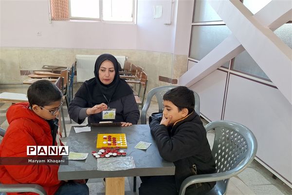 المپیاد بازی‌های فکری رویش دانش‌آموزان پسر دبستانی ناحیه 3 شیراز
