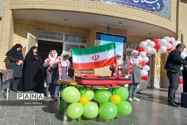 مراسم روز هوای پاک‌ در دبستان موسسی ناحیه ۶ مشهدمقدس