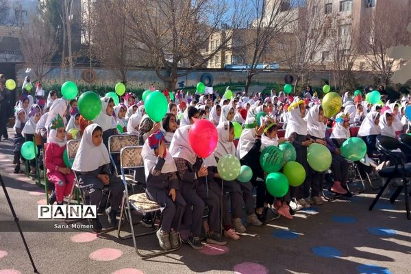 مراسم روز هوای پاک‌ در دبستان موسسی ناحیه ۶ مشهدمقدس