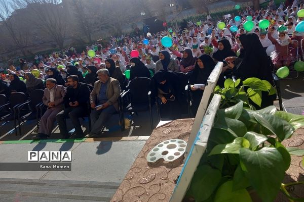 مراسم روز هوای پاک‌ در دبستان موسسی ناحیه ۶ مشهدمقدس
