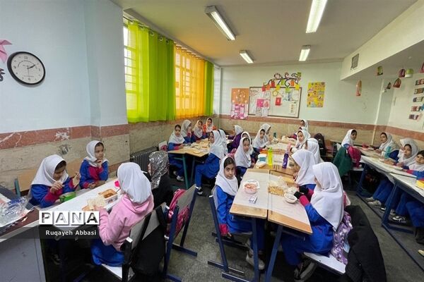 بسیج ملی تغذیه در دبستان زکیه شهرستان ملارد
