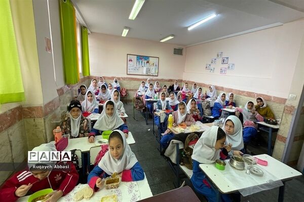 بسیج ملی تغذیه در دبستان زکیه شهرستان ملارد