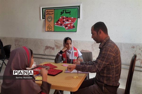 رقابت ۴۵۰ دانش‌آموز دختر دبستانی ناحیه ۳ شیراز در المپیاد بازی‌های فکری رویش