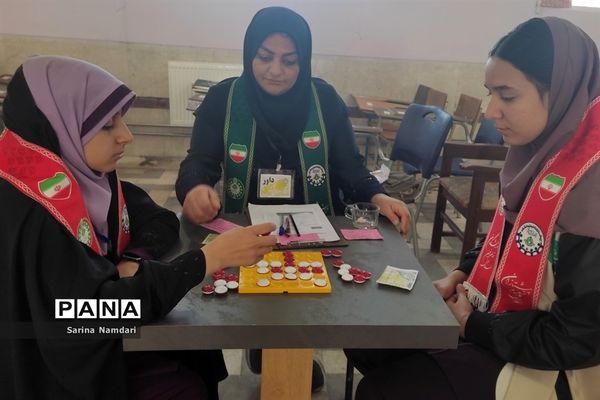 رقابت ۴۵۰ دانش‌آموز دختر دبستانی ناحیه ۳ شیراز در المپیاد بازی‌های فکری رویش