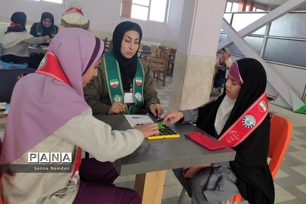 رقابت ۴۵۰ دانش‌آموز دختر دبستانی ناحیه ۳ شیراز در المپیاد بازی‌های فکری رویش