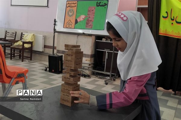 رقابت ۴۵۰ دانش‌آموز دختر دبستانی ناحیه ۳ شیراز در المپیاد بازی‌های فکری رویش