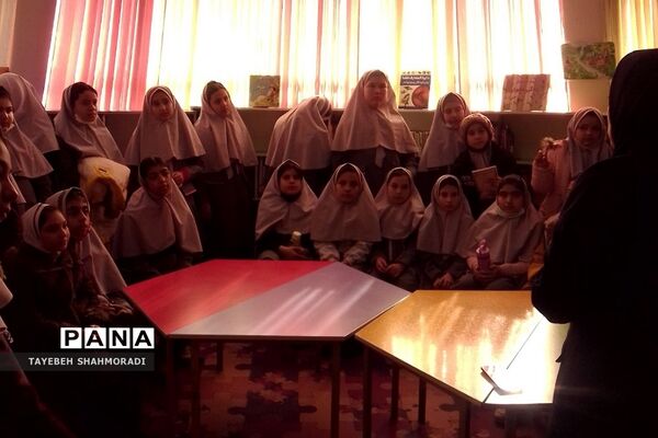 بازدید دانش‌آموزان دبستان بهرامی۲ از کتابخانه جدّا کهریزک
