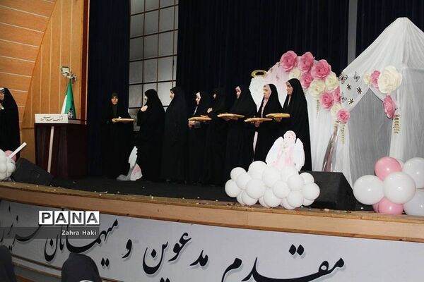 جشن تشریف دبستان حضرت معصومه(س) ناحیه یک شهرری