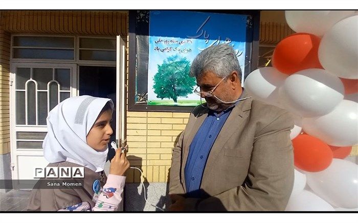 کاشت نهال موجب کاهش گرد و غبار و کاهش دی اکسید کربن می شود