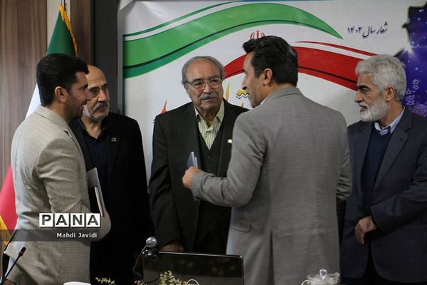 نشست هم اندیشی معاون تربیت‌بدنی و سلامت  با خیرین ورزش و سلامت دانش‌آموزی