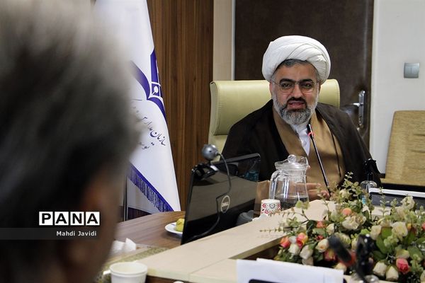 نشست هم اندیشی معاون تربیت‌بدنی و سلامت  با خیرین ورزش و سلامت دانش‌آموزی