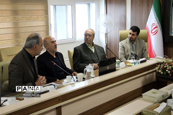 نشست هم اندیشی معاون تربیت‌بدنی و سلامت  با خیرین ورزش و سلامت دانش‌آموزی