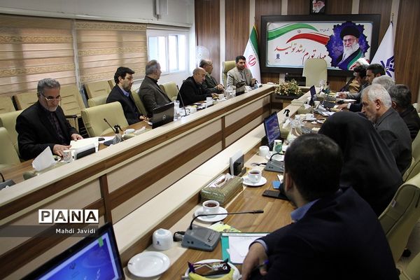 نشست هم اندیشی معاون تربیت‌بدنی و سلامت  با خیرین ورزش و سلامت دانش‌آموزی