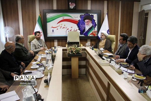 نشست هم اندیشی معاون تربیت‌بدنی و سلامت  با خیرین ورزش و سلامت دانش‌آموزی