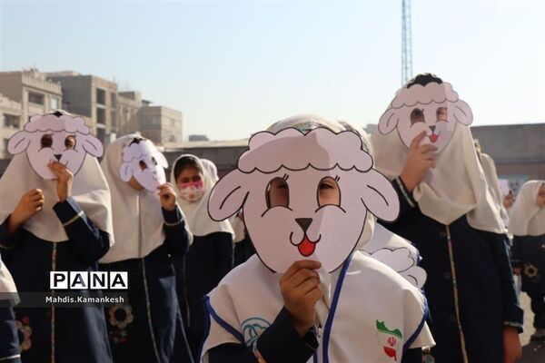 توزیع شیر در مدارس پاکدشت