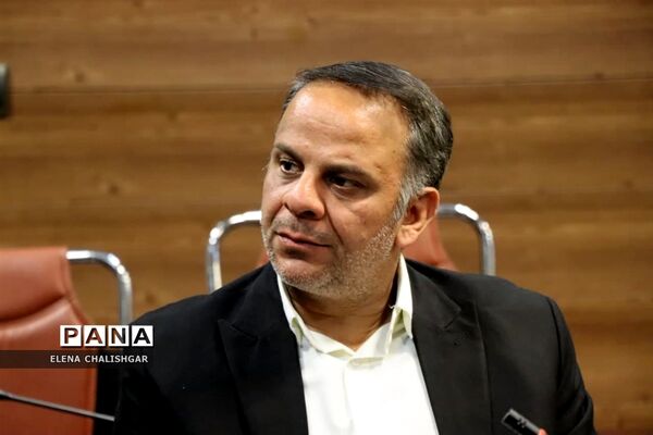 نشست تخصصی سرگروه‌های آموزش متوسطه ناحیه یک بهارستان