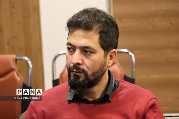 نشست تخصصی سرگروه‌های آموزش متوسطه ناحیه یک بهارستان