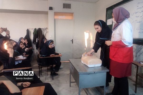 شروع طرح دادرس هلال احمر در مدارس شهریار