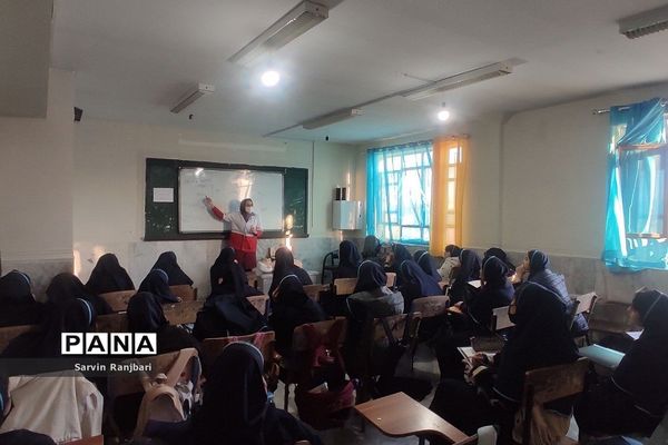 شروع طرح دادرس هلال احمر در مدارس شهریار