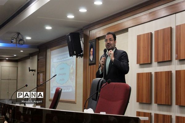 مراسم تجلیل از خانواده‌های کارکنان خانه معلم قم