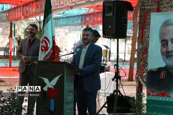 مراسم بزرگداشت شهدای گروه سرود دانش‌آموزی در قم