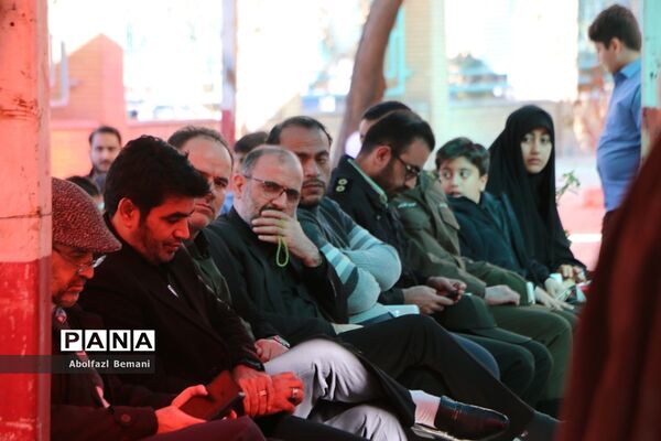 مراسم بزرگداشت شهدای گروه سرود دانش‌آموزی در قم