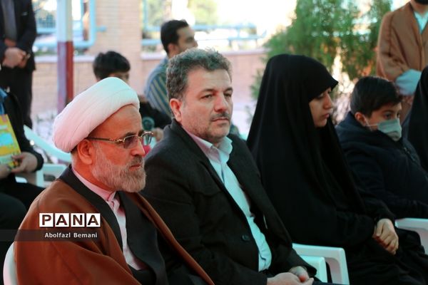 مراسم بزرگداشت شهدای گروه سرود دانش‌آموزی در قم