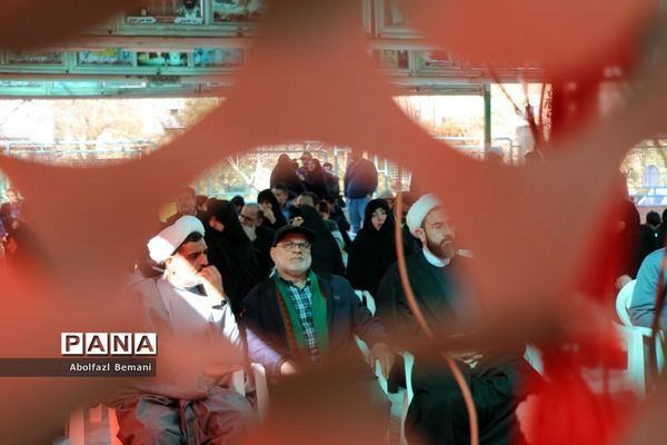 مراسم بزرگداشت شهدای گروه سرود دانش‌آموزی در قم