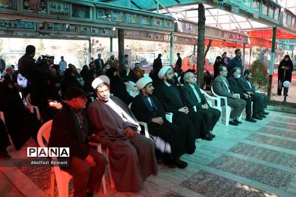 مراسم بزرگداشت شهدای گروه سرود دانش‌آموزی در قم