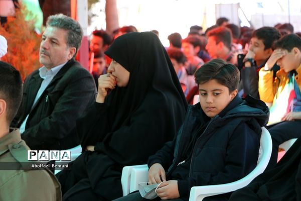 مراسم بزرگداشت شهدای گروه سرود دانش‌آموزی در قم