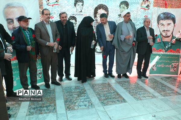 مراسم بزرگداشت شهدای گروه سرود دانش‌آموزی در قم