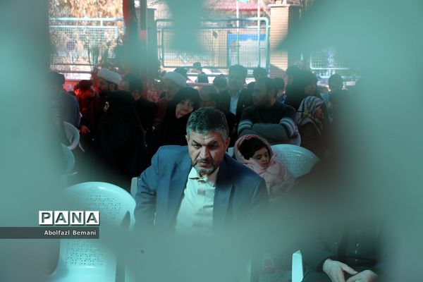 مراسم بزرگداشت شهدای گروه سرود دانش‌آموزی در قم