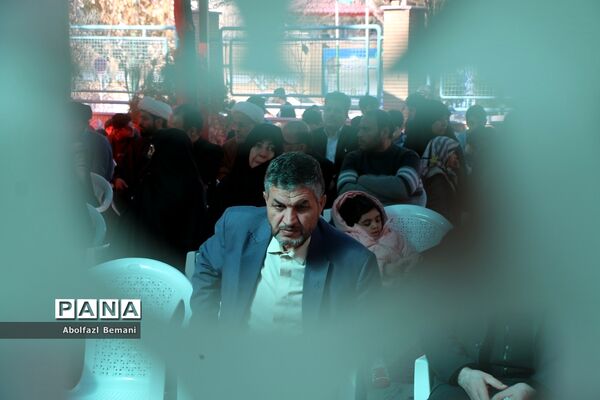 مراسم بزرگداشت شهدای گروه سرود دانش‌آموزی در قم