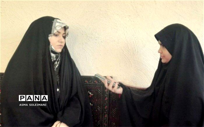 مسلمان در ایام اعتکاف با گریز از اشتغالات زندگی،  با معبود خود خلوت می‌کند